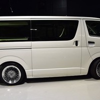 5⃣ コントラスト-PKG ハイエース DX 2WD 2,000CC ガソリン車 5Dr 3/6人乗り 即納車のサムネイル