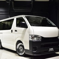 5⃣ コントラスト-PKG ハイエース DX 2WD 2,000CC ガソリン車 5Dr 3/6人乗り 即納車のサムネイル