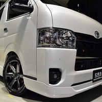 ⓑ CRS-PKG ハイエース S-GL DPⅡ 2WD 2,000CC ガソリン 5人乗り 即納車のサムネイル