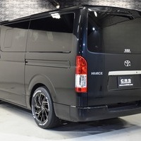 4 CRS-PKG ハイエース DX-GL 2WD 2,800CC ディーゼル車 3/6人乗りのサムネイル