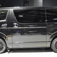 ⓐ CRSクロカンスタイル ハイエース S-GL DPⅡ 4WD 2,800CC ディーゼル車 5人乗り 即納車のサムネイル