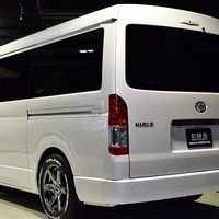 ⓫ CRS-PKG ハイエース ワゴン 2WD  2,700CC ガソリン 10人乗り 即納車のサムネイル