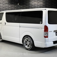 令和4年式 ハイエース S-GL DPⅡ 2WD 2,000cc (ガソリン車) 5人乗車 0.34万kmのサムネイル