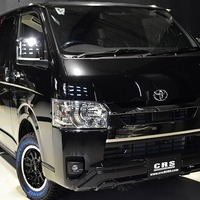 ⑫ CRSクロカンスタイル ハイエース S-GL DPⅡ 4WD 2,800CC ディーゼル車 5人乗り 即納車のサムネイル