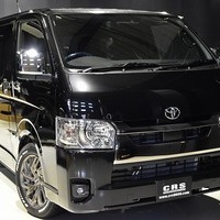 ⑯ CRSファミリーパッケージ ハイエース S-GL DPⅡ2,800CC ディーゼル車 5人乗り 即納車のサムネイル