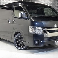 13 ファミリーPKG ハイエース S-GL DPⅡ 2WD 2,700CC ガソリン車 5人乗りのサムネイル