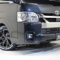 13 ファミリーPKG ハイエース S-GL DPⅡ 2WD 2,700CC ガソリン車 5人乗りのサムネイル