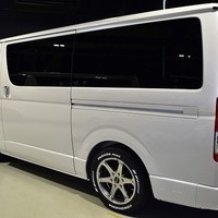 ⑮ CRS-PKG ハイエース S-GL DPⅡ 2WD 2,800CC ディーゼル車 5人乗り 即納車のサムネイル