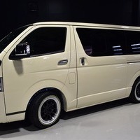 ⑬ CRS ファミリーパッケージ ハイエース S-GL 2,800CC ディーゼル車 5人乗り 即納車のサムネイル