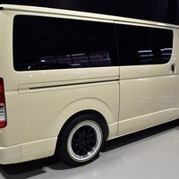 ⑬ CRS ファミリーパッケージ ハイエース S-GL 2,800CC ディーゼル車 5人乗り 即納車のサムネイル