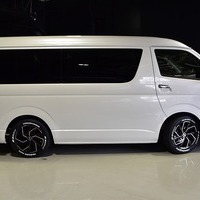 24. CRS-PKG ハイエース ワゴンＧＬ 2WD  2,700CC ガソリン 10人乗り 即納車のサムネイル