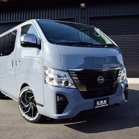 キャラバンPKG　GRANDプレミアムGX　2WD　2000cc　ガソリンのサムネイル