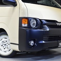 平成22年式 ハイエース ワゴンGL 全塗装 ベッドキットⅤ 2WD 2,700cc (ガソリン車) 10人乗車 6.70万kmのサムネイル