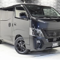 3262 キャラバンコンプリート 日産 キャラバン GRAND プレミアムGX 2WD 2,400CC ディーゼル車 5人乗りのサムネイル