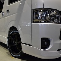 ｄ. CRS-PKG ハイエース S-GL DPⅡ 2WD 2,800CC ディーゼル車 5人乗り 即納車のサムネイル