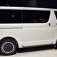 ｆ.オフロードスタイル JAOS ハイエース DP-Ⅱ 4WD 2,800CC ディーゼル車 5人乗り 即納車のサムネイル