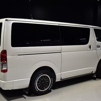 ｆ.オフロードスタイル JAOS ハイエース DP-Ⅱ 4WD 2,800CC ディーゼル車 5人乗り 即納車のサムネイル