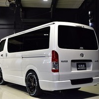 ｄ. CRS-PKG ハイエース S-GL DPⅡ 2WD 2,800CC ディーゼル車 5人乗り 即納車のサムネイル