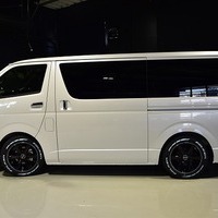 ｄ. CRS-PKG ハイエース S-GL DPⅡ 2WD 2,800CC ディーゼル車 5人乗り 即納車のサムネイル