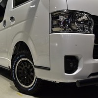 ｆ.オフロードスタイル JAOS ハイエース DP-Ⅱ 4WD 2,800CC ディーゼル車 5人乗り 即納車のサムネイル