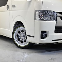 4 CRSコンプリート ハイエース スーパーGL  2WD 2,000CC ガソリン車 5人乗りのサムネイル