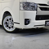 4 CRSコンプリート ハイエース スーパーGL  2WD 2,000CC ガソリン車 5人乗りのサムネイル