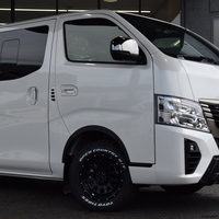 CRSコンプリート キャラバン NV350 GRAND プレミアムGX 4WD 2,400CC ディーゼル車 5人乗りのサムネイル