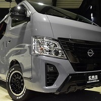 ｍ.キャラバン グランドプレミアムGX 2WD CRSキャラバンパッケージ 即納車のサムネイル