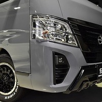 ｍ.キャラバン グランドプレミアムGX 2WD CRSキャラバンパッケージ 即納車のサムネイル