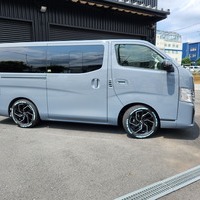 キャラバンパッケージ　日産　キャラバン　GRANDプレミアムGX　2WD　2000cc　ガソリン車　5人乗りのサムネイル