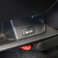 3547 平成27年式 ハイエース スーパーGL ダークプライム 2WD 2,000cc (ガソリン車) 5人乗車 8.48万kmのサムネイル