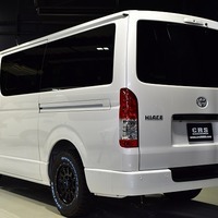 ｇ. ワイルドPKG ハイエース S-GL DPⅡ 2WD 2,800CC ディーゼル車 5人乗り 即納車のサムネイル