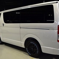 ｇ. ワイルドPKG ハイエース S-GL DPⅡ 2WD 2,800CC ディーゼル車 5人乗り 即納車のサムネイル