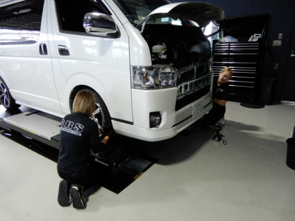 ハイエースカスタム日記　名古屋レディース編