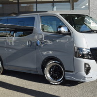 千葉店【Black　Style】キャラバン NV350 GRAND プレミアムGX 2WD 2,400CC ディーゼル車 5人乗りのサムネイル