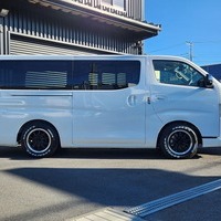 登録済み未使用車　日産　キャラバン　GRANDプレミアムGX　2WD　2400cc　ディーゼル車　5人乗り　のサムネイル