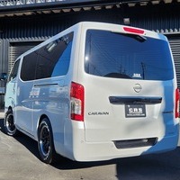 登録済み未使用車　日産　キャラバン　GRANDプレミアムGX　2WD　2400cc　ディーゼル車　5人乗り　のサムネイル