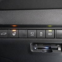 3681 令和3年式 ハリアー Z “Leather Package” 2WD 2,000cc (ガソリン車) 5人乗車 1.50万kmのサムネイル