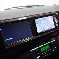 3716 平成30年式 ハイエース ワイド スーパーGL ダークプライムⅡ50th アニバーサリー 2WD 2,700cc (ガソリン車) 5人乗車 0.71万kｍのサムネイル