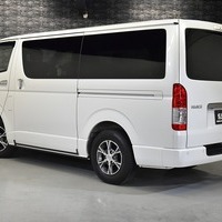 3704 令和2年式 ハイエース スーパーGL ダークプライムⅡ4WD 2,800cc (ディーゼル車) 5人乗車 0.65万kmのサムネイル