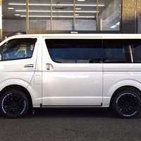 3704 令和2年式 ハイエース スーパーGL ダークプライムⅡ4WD 2,800cc (ディーゼル車) 5人乗車 0.65万kmのサムネイル