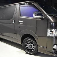 3677.平成30年式ハイエースバン スーパーGL 4WD 50thアニバーサリー ディーゼル車 4.3万㎞のサムネイル