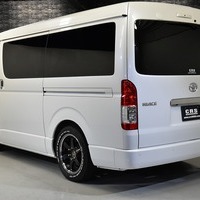 3718 令和3年式 ハイエース ワゴンGL 2WD 2,700cc (ガソリン車) 10人乗車 0.70万kmのサムネイル