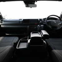 3706 令和5年式 ハイエース S-GL 2WD 2,700cc (ガソリン車) 5人乗車 7.715kmのサムネイル