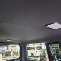 スタンダードPKG　ハイエース　スーパーGL　ダークプライムⅡ　2WD　2000cc　ガソリン車　5人乗りのサムネイル