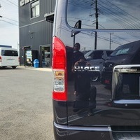 スタンダードPKG　ハイエース　スーパーGL　ダークプライムⅡ　2WD　2000cc　ガソリン車　5人乗りのサムネイル