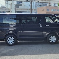 スタンダードPKG　ハイエース　スーパーGL　ダークプライムⅡ　2WD　2000cc　ガソリン車　5人乗りのサムネイル