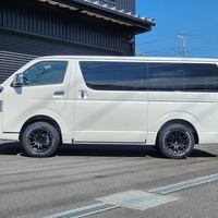 ワイルドPKG　ハイエース　スーパーGL　ダークプライムⅡ　4WD　2800cc　ディーゼル車　5人乗りのサムネイル