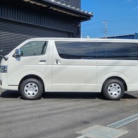 3766　令和5年式 ハイエース　スーパーGL　ダークプライムⅡ　4WD　2800cc　ディーゼル車　5人乗り　23kmのサムネイル