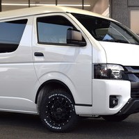 3201　千葉店【BLACK　STYLE】ハイエース ワゴンGL 4WD 2,700CC ガソリン車 10人乗りのサムネイル